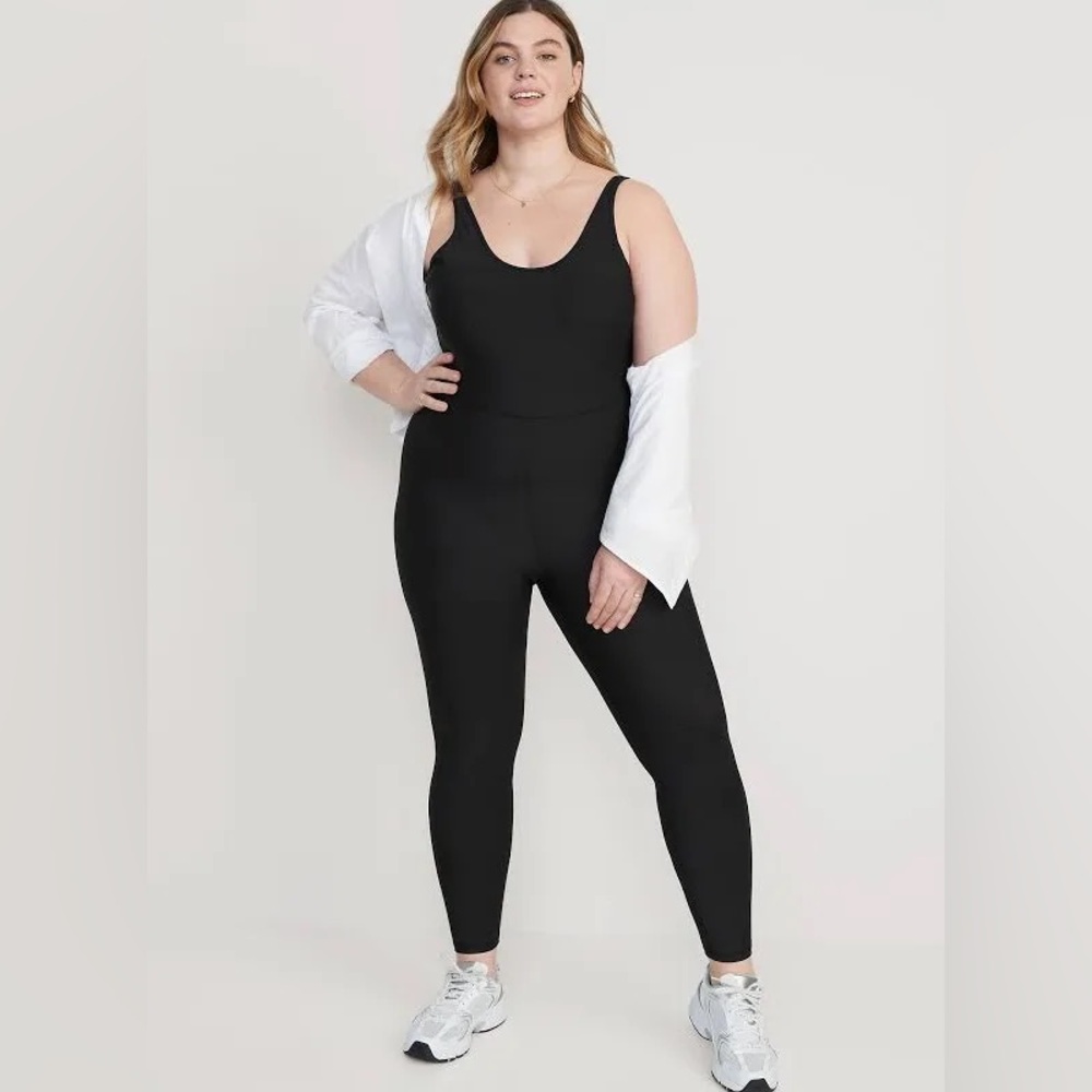 Old Navy Women's Powersoft Sleeveless Bodysuit black